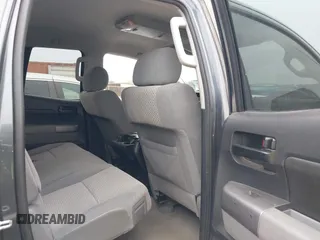 2010 Toyota Tundra z VIN 5TFUW5F10AX137509, wystawiony jako IAAI lot #42061138 z przebiegiem 139 128 mil mil oraz . Historia ofert i sprzedaży dostępna na DreamBid. Obrazek 8.
