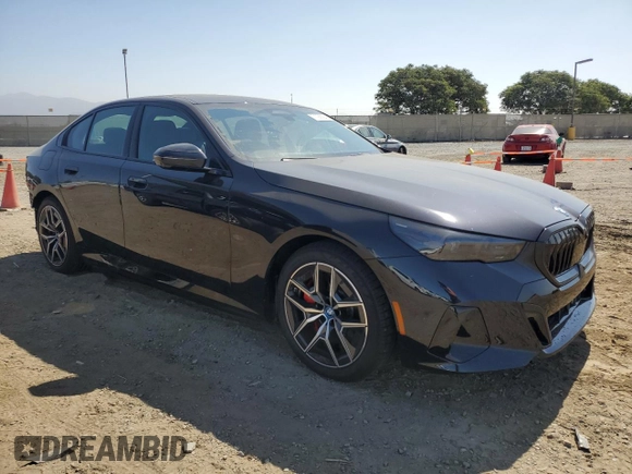 2024 BMW i5 eDrive40 z VIN WBY33FK04RCR21619, wystawiony jako Copart lot #71286594 z przebiegiem 6270 mil mil oraz Szkody całkowita. Historia ofert i sprzedaży dostępna na DreamBid. Obrazek 4.