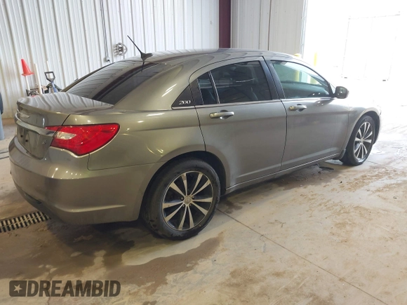 2013 Chrysler 200 Limited with VIN 1C3CCBCG9DN701934, listed as a IAAI auction lot 42096196 with 165,839 mi miles. Bid and sale history available at carsss.com. Image 4.