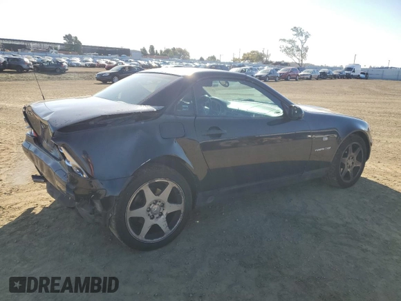 2000 Mercedes-Benz SLK 230 Kompressor with VIN WDBKK47F1YF164000, listed as a Copart auction lot 46366685 with 127,904 mi miles and Salvage title. Bid and sale history available at DreamBid. Image 3.
