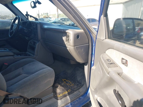 2003 Chevrolet Silverado 1500HD LS with VIN 1GCGK13U03F218776, listed as a IAAI auction lot 41993253 with 289,854 mi miles and . Bid and sale history available at DreamBid. Image 5.