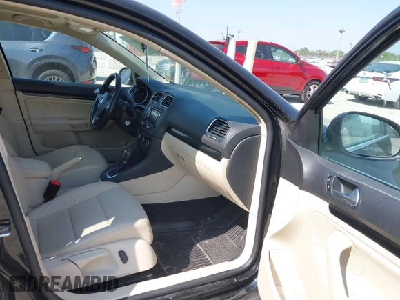 2014 Volkswagen Jetta TDI с VIN 3VWPL7AJ1EM605894, выставлен на аукционе IAAI как лот 42268917 с пробегом 77 559 миль миль и . История ставок и продаж доступна на DreamBid. Изображение 5.