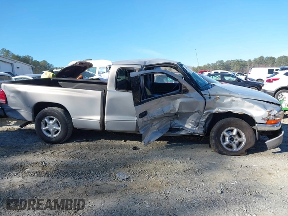 2000 Dodge Dakota with VIN 1B7GL22X9YS521262, listed as a IAAI auction lot 41635416 with 403,083 mi miles. Bid and sale history available at carsss.com. Image 13.