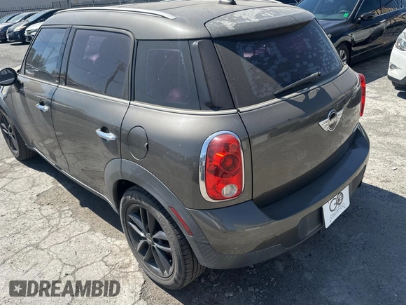 2012 MINI Countryman with VIN WMWZB3C52CWM05723, listed as a Copart auction lot 63713495 with 114,433 mi miles and Clean title. Bid and sale history available at DreamBid. Image 3.
