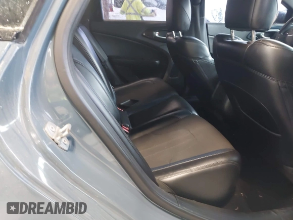 2015 Chrysler 200 S with VIN 1C3CCCBB6FN704739, listed as a IAAI auction lot 41931176 with 151,362 mi miles. Bid and sale history available at carsss.com. Image 8.