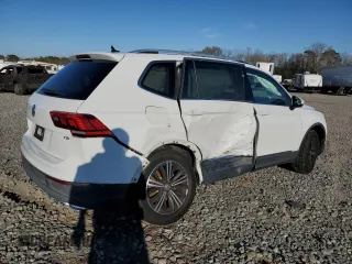 2018 Volkswagen Tiguan SEL z VIN 3VV3B7AX3JM047891, wystawiony jako Copart lot #41615545 z przebiegiem 63 995 mil mil oraz Szkoda całkowita • Salvage title. Historia ofert i sprzedaży dostępna na DreamBid. Obrazek 3.