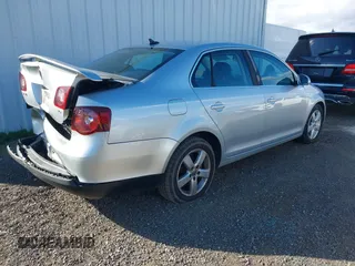 2008 Volkswagen Jetta SE with VIN 3VWRZ71K58M066748, listed as a IAAI auction lot 41734613 with 228,921 mi miles and . Bid and sale history available at DreamBid. Image 4.