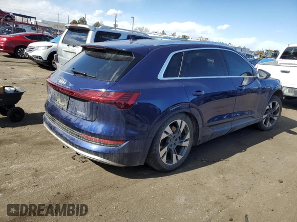 2021 Audi e-tron Premium z VIN WA1AAAGE9MB023564, wystawiony jako Copart lot #43758054 z przebiegiem 28 448 mil mil oraz Szkody całkowita. Historia ofert i sprzedaży dostępna na DreamBid. Obrazek 3.