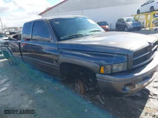 1999 Dodge Ram 2500 with VIN 3B7KF2367XG174415, listed as a IAAI auction lot 41662623 with 260,853 mi miles. Bid and sale history available at carsss.com. Image 1.