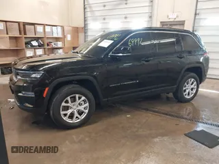 2022 Jeep Grand Cherokee Limited z VIN 1C4RJHBG9N8521577, wystawiony jako IAAI lot #41869992 z przebiegiem 28 095 mil mil oraz . Historia ofert i sprzedaży dostępna na DreamBid. Obrazek 18.