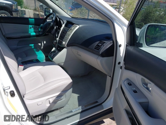 2008 Lexus RX 350 z VIN 2T2HK31U28C049150, wystawiony jako IAAI lot #42487165 z przebiegiem 98 934 mil mil oraz . Historia ofert i sprzedaży dostępna na DreamBid. Obrazek 5.