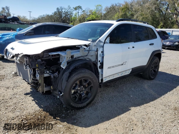 2022 Jeep Cherokee X with VIN 1C4PJMCX0ND522512, listed as a Copart auction lot 47034865 with 45,390 mi miles and Salvage Title. Bid and sale history available at carsss.com. Image 1.