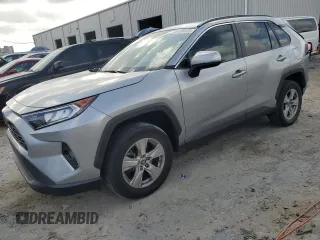 2021 Toyota RAV4 XLE with VIN 2T3W1RFV9MC128500, listed as a Copart auction lot 51896685 with 56,438 mi miles and Salvage Title. Bid and sale history available at carsss.com. Image 1.