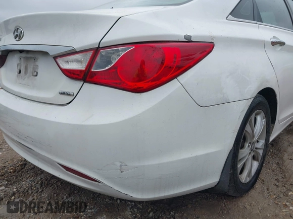 2011 Hyundai Sonata SE with VIN 5NPEC4AC4BH120869, listed as a IAAI auction lot 41876984 with 288,918 mi miles. Bid and sale history available at carsss.com. Image 6.