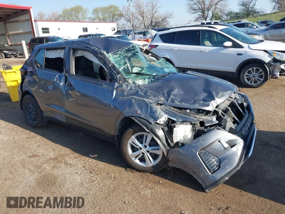 2022 Nissan Kicks S z VIN 3N1CP5BV2NL498598, wystawiony jako IAAI lot #42085165 z przebiegiem 49 872 mil mil oraz . Historia ofert i sprzedaży dostępna na DreamBid. Obrazek 1.