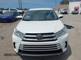 2019 Toyota Highlander LE z VIN 5TDZARFH0KS060236, wystawiony jako IAAI lot #42201282 z przebiegiem 66 647 mil mil oraz . Historia ofert i sprzedaży dostępna na DreamBid. Obrazek 11.