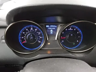 2013 Hyundai Genesis Coupe 2.0T z VIN KMHHT6KD1DU081937, wystawiony jako Copart lot #61016905 z przebiegiem 99 943 mil mil oraz Szkoda całkowita • Salvage title. Historia ofert i sprzedaży dostępna na DreamBid. Obrazek 9.