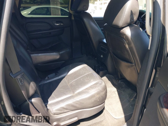 2007 GMC Yukon Denali с VIN 1GKFK63877J285149, выставлен на аукционе IAAI как лот 42418510 с пробегом 140 863 миль миль и . История ставок и продаж доступна на DreamBid. Изображение 8.