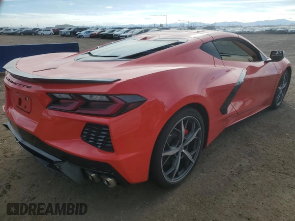 2021 Chevrolet Corvette 3LT z VIN 1G1YC2D4XM5100398, wystawiony jako Copart lot #49331985 z przebiegiem 8 800 mil mil oraz Szkoda całkowita • Salvage title. Historia ofert i sprzedaży dostępna na DreamBid. Obrazek 3.