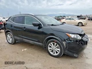 2017 Nissan Rogue SV z VIN JN1BJ1CP0HW008308, wystawiony jako Copart lot #58778515 z przebiegiem 80 075 mil mil oraz Szkoda całkowita • Salvage title. Historia ofert i sprzedaży dostępna na DreamBid. Obrazek 4.