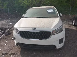2016 Kia Sedona LX with VIN KNDMB5C1XG6182780, listed as a IAAI auction lot 41958613 with 133,747 mi miles. Bid and sale history available at carsss.com. Image 6.