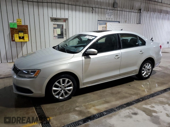 2011 Volkswagen Jetta Sedan SE w/Convenience & Sunroof PZEV with VIN 3VWDZ7AJ1BM363105, listed as a Copart auction lot 52746715 with 189,676 mi miles and Salvage Title. Bid and sale history available at carsss.com. Image 1.