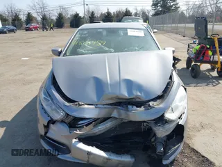 2016 Dodge Dart SE with VIN 1C3CDFAA7GD720771, listed as a IAAI auction lot 41801459 with 212,213 mi miles. Bid and sale history available at carsss.com. Image 13.
