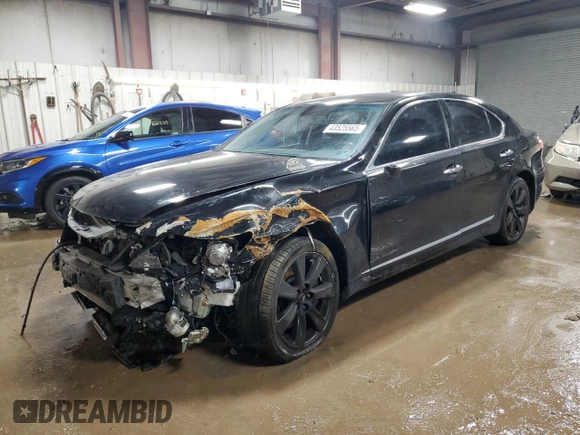 2011 Lexus LS 460 z VIN JTHCL5EF7B5009748, wystawiony jako Copart lot #43525565 z przebiegiem 215 040 mil mil oraz Szkoda całkowita • Salvage title. Historia ofert i sprzedaży dostępna na DreamBid. Obrazek 1.