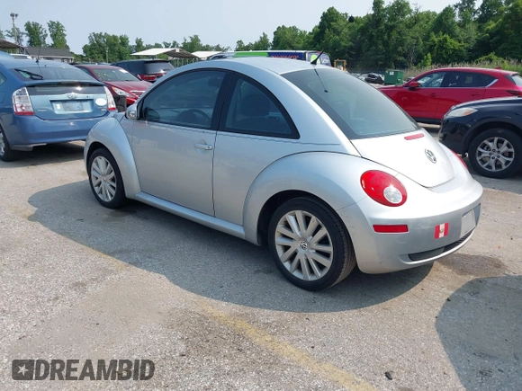 2008 Volkswagen Beetle S z VIN 3VWRW31C88M502079, wystawiony jako IAAI lot #42429122 z przebiegiem 168 324 mil mil oraz . Historia ofert i sprzedaży dostępna na DreamBid. Obrazek 3.