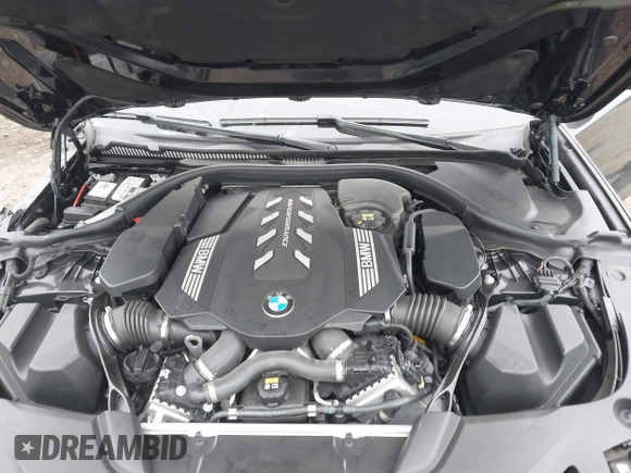 2022 BMW 5 Series M550i xDrive z VIN WBA13BK01NCH76521, wystawiony jako IAAI lot #41904437 z przebiegiem Nie podano mil oraz . Historia ofert i sprzedaży dostępna na DreamBid. Obrazek 10.