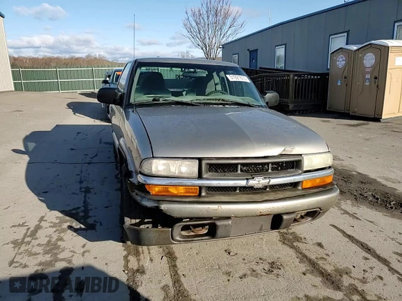 2001 Chevrolet S-10 LS with VIN 1GCDT19W618242218, listed as a Copart auction lot 51921875 with 156,887 mi miles and Salvage Title. Bid and sale history available at DreamBid. Image 11.