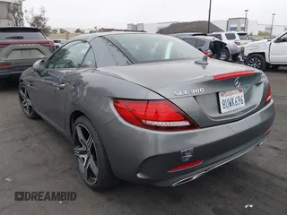 2020 Mercedes-Benz SLC 300 с VIN W1KPK3JA2LF172930, выставлен на аукционе IAAI как лот 42141258 с пробегом 13 081 миль миль и . История ставок и продаж доступна на DreamBid. Изображение 6.