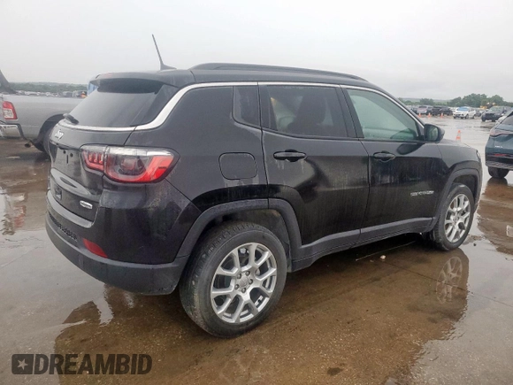 2022 Jeep Compass Latitude Lux with VIN 3C4NJDFB1NT218753, listed as a Copart auction lot 59378005 with 52,472 mi miles and Clean title. Bid and sale history available at DreamBid. Image 3.