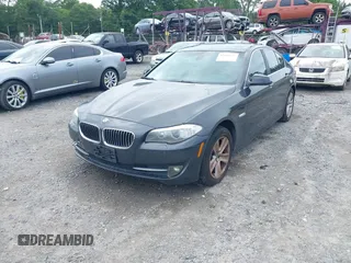 2012 BMW 5 Series 528i z VIN WBAXG5C55CDW92474, wystawiony jako IAAI lot #42468737 z przebiegiem 172 586 mil mil oraz . Historia ofert i sprzedaży dostępna na DreamBid. Obrazek 2.