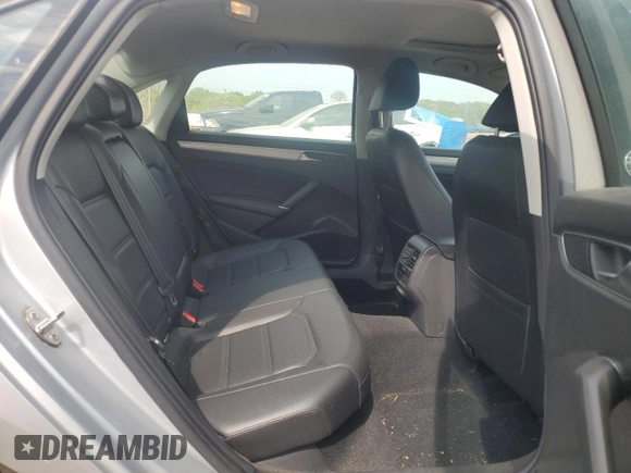 2019 Volkswagen Passat Wolfsburg Edition z VIN 1VWLA7A38KC011998, wystawiony jako Copart lot #54525115 z przebiegiem 45 529 mil mil oraz Szkoda całkowita • Salvage title. Historia ofert i sprzedaży dostępna na DreamBid. Obrazek 10.