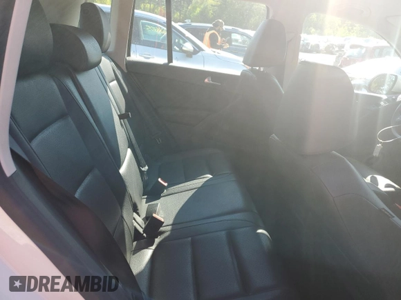 2017 Volkswagen Tiguan S z VIN WVGBV7AX0HK031002, wystawiony jako Copart lot #56384305 z przebiegiem 90 275 mil mil oraz Szkoda całkowita • Salvage title. Historia ofert i sprzedaży dostępna na DreamBid. Obrazek 11.