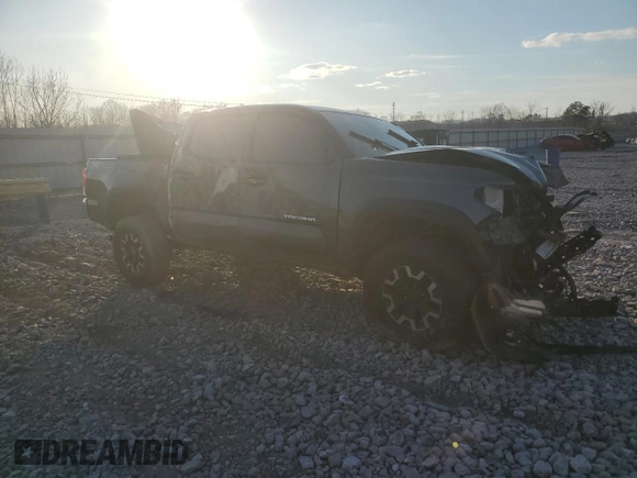 2020 Toyota Tacoma SR5 z VIN 3TMCZ5AN2LM309531, wystawiony jako Copart lot #46415625 z przebiegiem 124 426 mil mil oraz Szkoda całkowita • Salvage title. Historia ofert i sprzedaży dostępna na DreamBid. Obrazek 4.