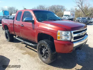 2007 Chevrolet Silverado 1500 Work Truck with VIN 1GCEC19C07Z513822, listed as a IAAI auction lot 41573741 with 175,191 mi miles. Bid and sale history available at carsss.com. Image 1.