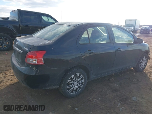 2009 Toyota Yaris z VIN JTDBT903994055857, wystawiony jako IAAI lot #41455682 z przebiegiem 129 657 mil mil oraz . Historia ofert i sprzedaży dostępna na DreamBid. Obrazek 4.
