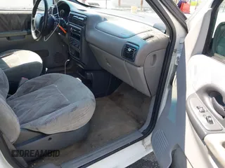 1997 Chevrolet Venture z VIN 1GNDX06E5VD152072, wystawiony jako IAAI lot #42382723 z przebiegiem 249 460 mil mil oraz . Historia ofert i sprzedaży dostępna na DreamBid. Obrazek 5.