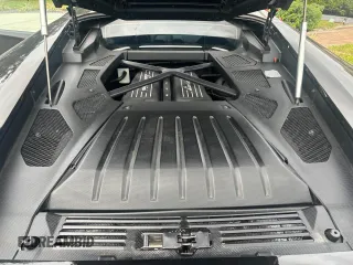 2019 Lamborghini Huracan z VIN ZHWUC2ZF8KLA12081, wystawiony jako Copart lot #80800824 z przebiegiem 23 337 mil mil oraz Tytuł czysty. Historia ofert i sprzedaży dostępna na DreamBid. Obrazek 7.