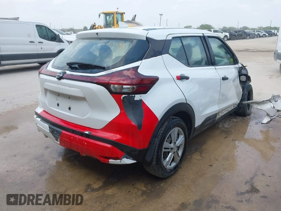2022 Nissan Kicks S z VIN 3N1CP5BVXNL487512, wystawiony jako IAAI lot #42067716 z przebiegiem 66 236 mil mil oraz . Historia ofert i sprzedaży dostępna na DreamBid. Obrazek 4.