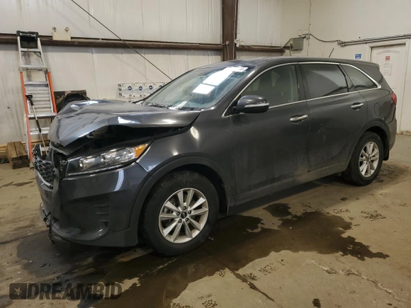 2019 Kia Sorento LX z VIN 5XYPG4A32KG548492, wystawiony jako Copart lot #61574165 z przebiegiem 134 672 mil mil oraz Szkoda całkowita • Salvage title. Historia ofert i sprzedaży dostępna na DreamBid. Obrazek 1.