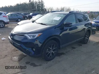 2017 Toyota RAV4 SE z VIN JTMJFREV7HJ709543, wystawiony jako IAAI lot #41355727 z przebiegiem 54 585 mil mil oraz . Historia ofert i sprzedaży dostępna na DreamBid. Obrazek 17.