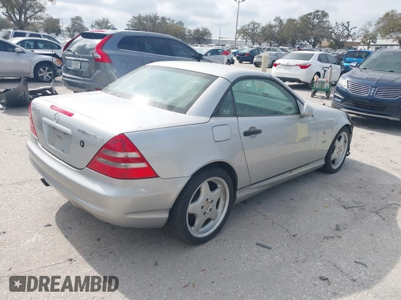 1999 Mercedes-Benz SLK 230/320 with VIN WDBKK47F1XF086736, listed as a IAAI auction lot 41580240 with 56,822 mi miles and . Bid and sale history available at DreamBid. Image 4.