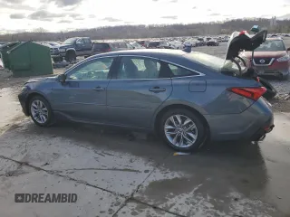 2021 Toyota Avalon XLE z VIN 4T1JZ1FBXMU057308, wystawiony jako Copart lot #49212655 z przebiegiem 47 844 mil mil oraz Szkoda całkowita • Salvage title. Historia ofert i sprzedaży dostępna na DreamBid. Obrazek 2.