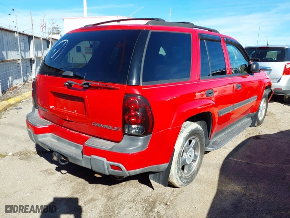 2002 Chevrolet TrailBlazer LS with VIN 1GNDT13S022270744, listed as a IAAI auction lot 41633796 with 133,076 mi miles. Bid and sale history available at carsss.com. Image 4.