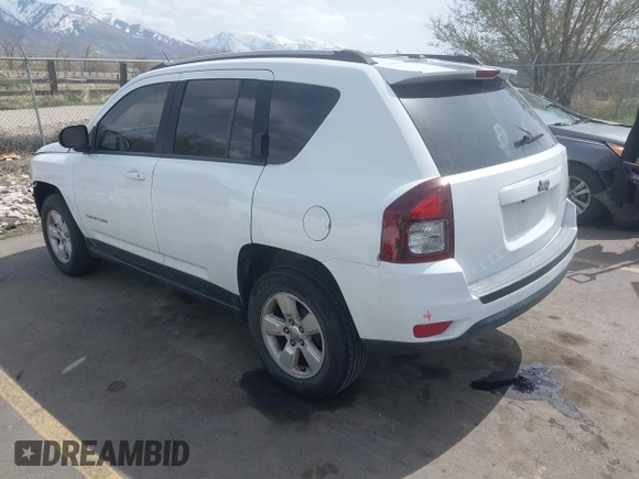 2016 Jeep Compass Sport with VIN 1C4NJCBA8GD718067, listed as a IAAI auction lot 41995875 with 137,677 mi miles and . Bid and sale history available at DreamBid. Image 3.