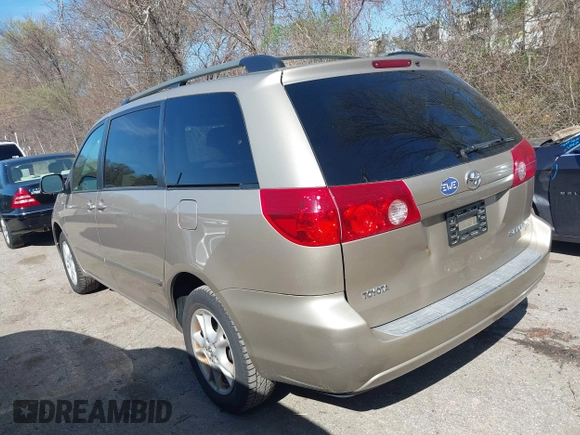 2006 Toyota Sienna LE with VIN 5TDBA23C66S071703, listed as a IAAI auction lot 42094221 with 146,607 mi miles. Bid and sale history available at carsss.com. Image 3.