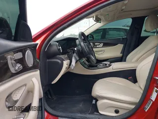 2020 Mercedes-Benz E 350 z VIN WDDZF8DBXLA704257, wystawiony jako IAAI lot #41248454 z przebiegiem 67 143 mil mil oraz . Historia ofert i sprzedaży dostępna na DreamBid. Obrazek 5.